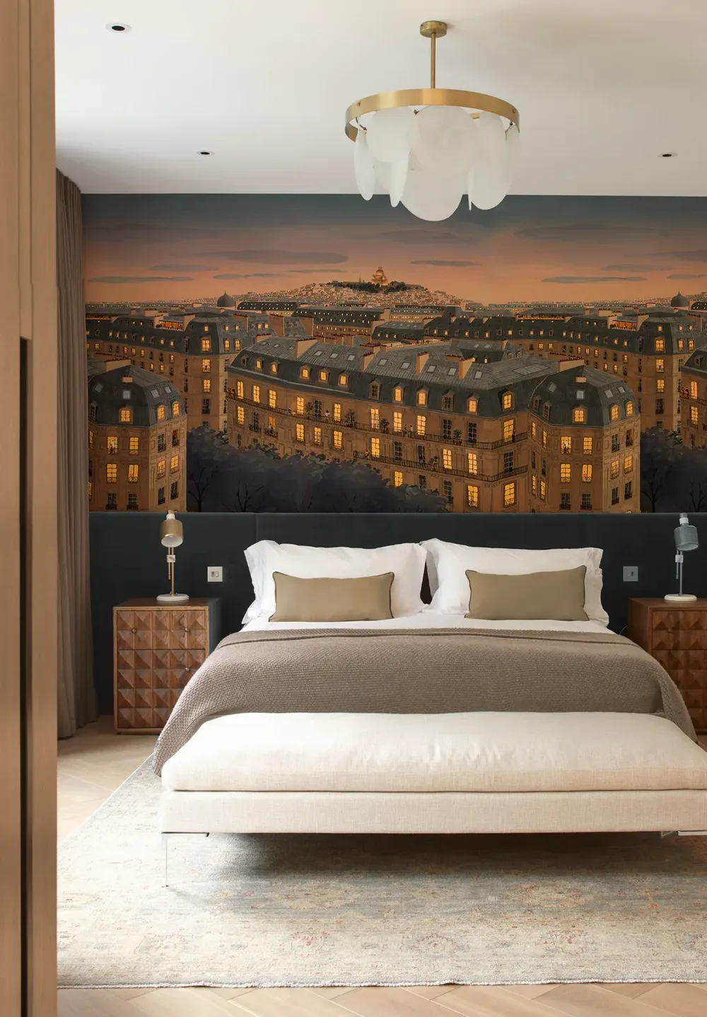 Cosi Store • 221028 SITUATION CHAMBRE HOTEL TOITSDEPARIS NUIT living4media 1251x1799px 7e0eec34 51d1 450d bcaa e2a59b25ab5a 1200x jpg